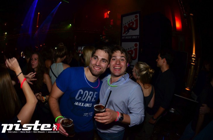  Die 90er Party | Schmidts Tivoli