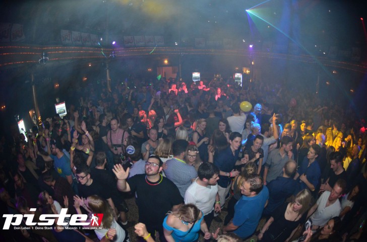  Die 90er Party | Schmidts Tivoli