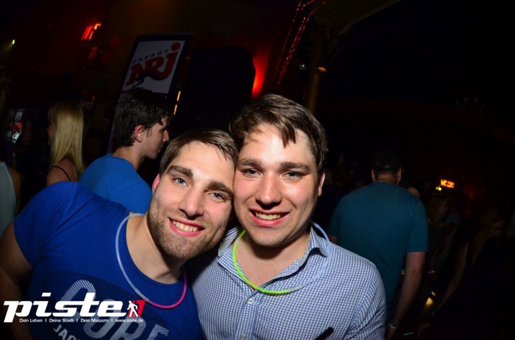  Die 90er Party | Schmidts Tivoli