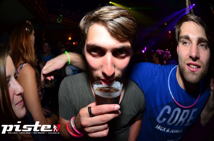  Die 90er Party | Schmidts Tivoli