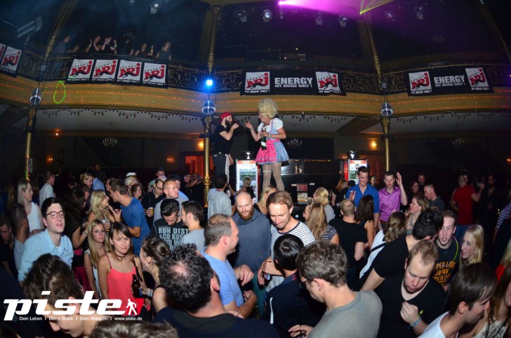  Die 90er Party | Schmidts Tivoli