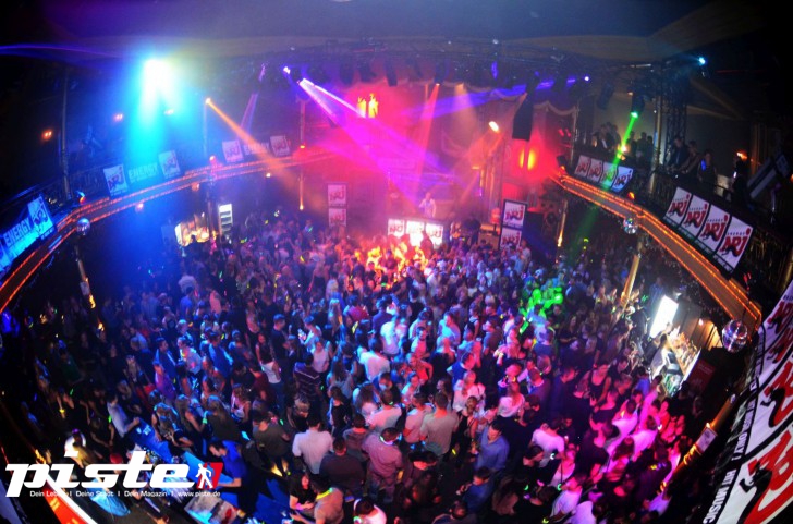  Die 90er Party | Schmidts Tivoli