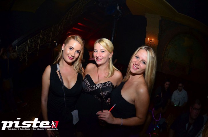  Die 90er Party | Schmidts Tivoli