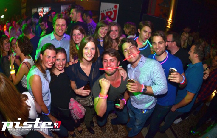  Die 90er Party | Schmidts Tivoli