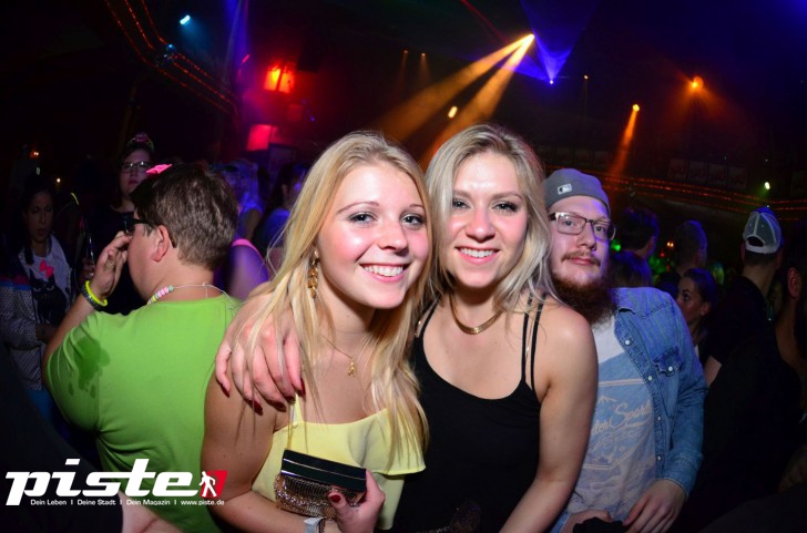  Die 90er Party | Schmidts Tivoli