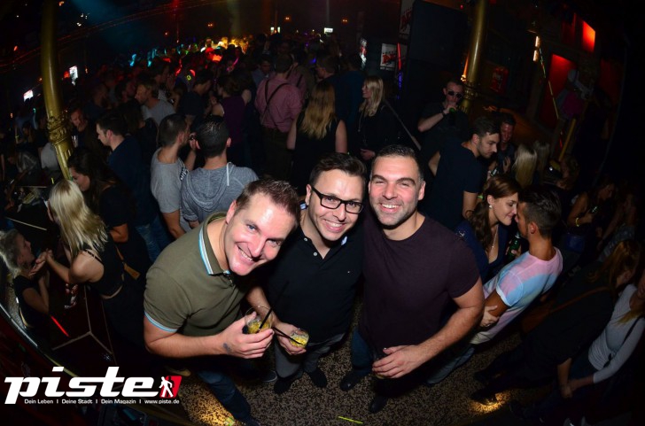  Die 90er Party | Schmidts Tivoli