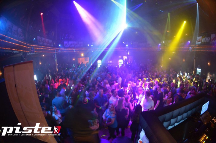  Die 90er Party | Schmidts Tivoli