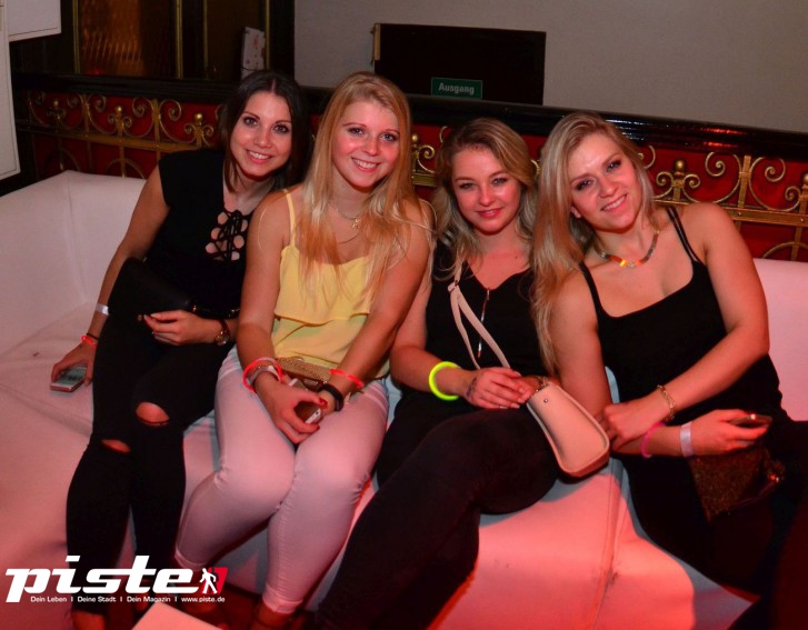  Die 90er Party | Schmidts Tivoli