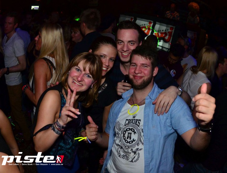  Die 90er Party | Schmidts Tivoli