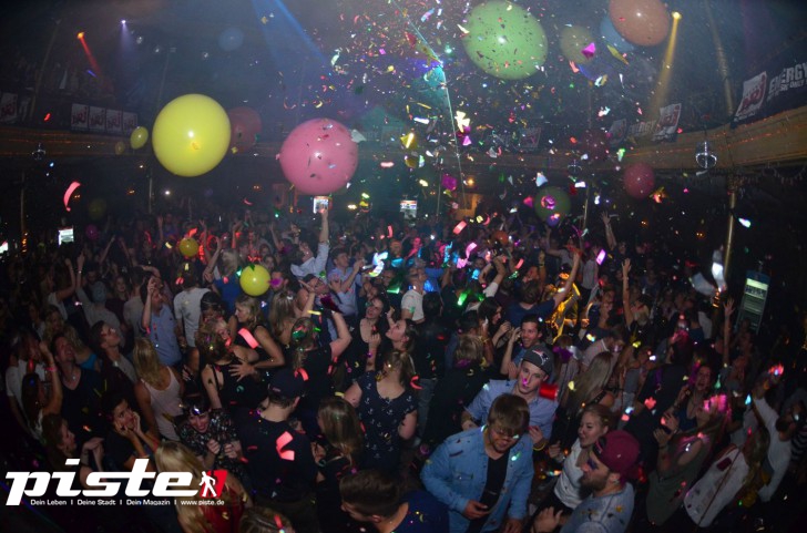  Die 90er Party | Schmidts Tivoli