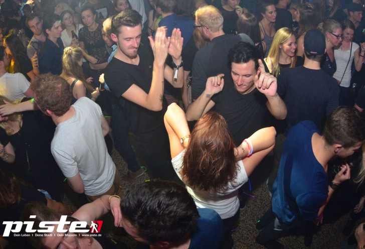  Die 90er Party | Schmidts Tivoli