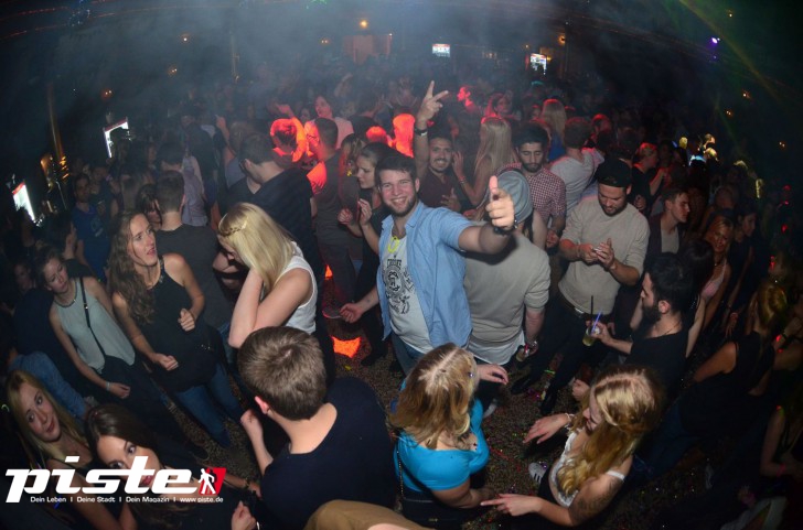  Die 90er Party | Schmidts Tivoli