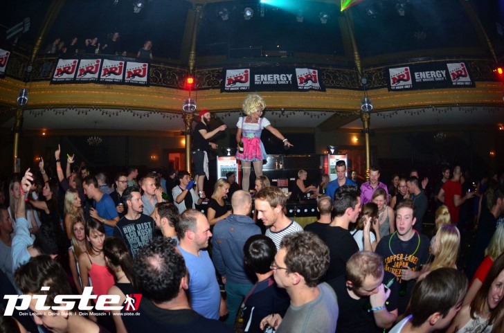  Die 90er Party | Schmidts Tivoli