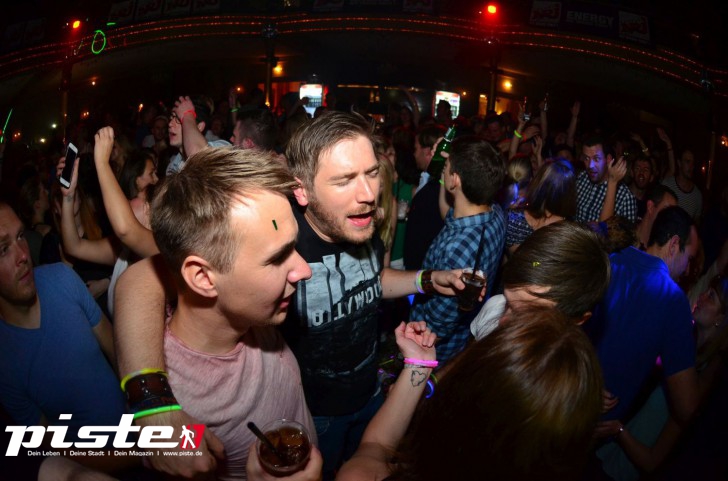  Die 90er Party | Schmidts Tivoli