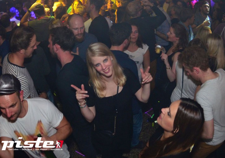  Die 90er Party | Schmidts Tivoli