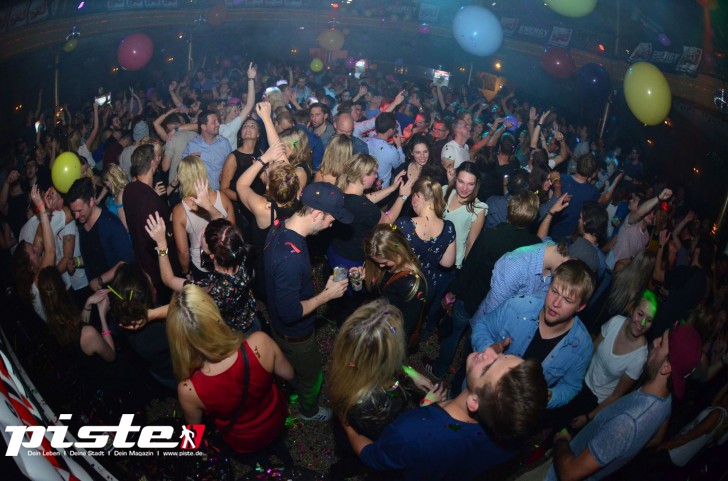  Die 90er Party | Schmidts Tivoli