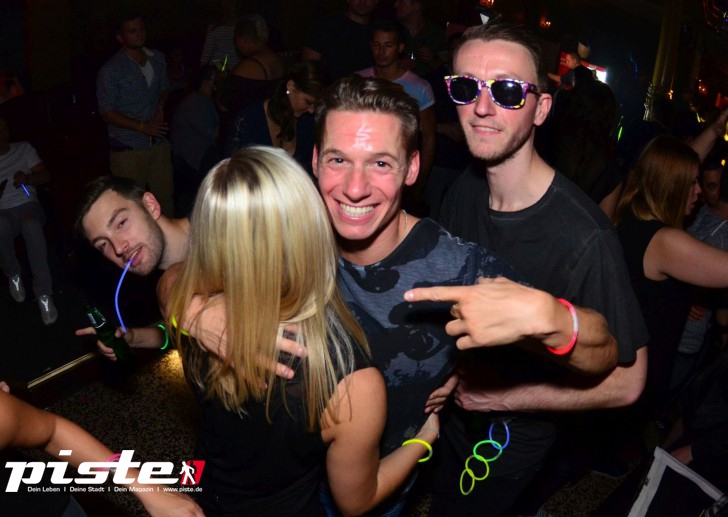  Die 90er Party | Schmidts Tivoli