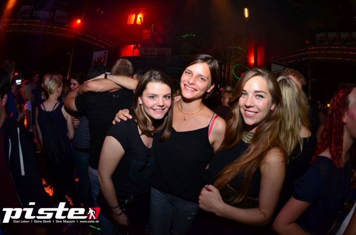  Die 90er Party | Schmidts Tivoli