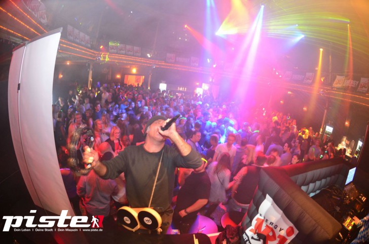  Die 90er Party | Schmidts Tivoli