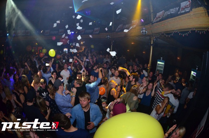  Die 90er Party | Schmidts Tivoli