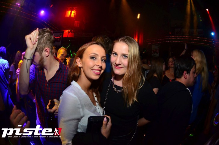  Die 90er Party | Schmidts Tivoli