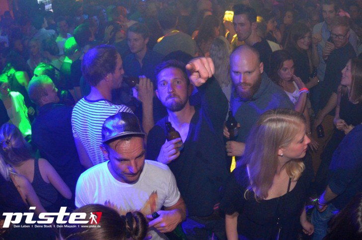  Die 90er Party | Schmidts Tivoli