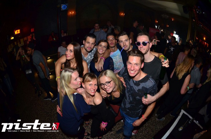  Die 90er Party | Schmidts Tivoli