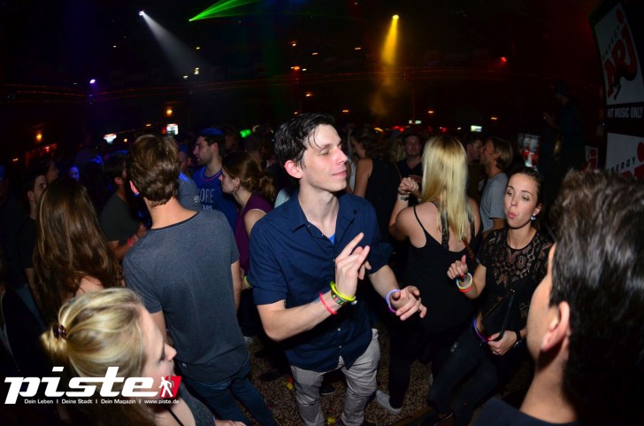  Die 90er Party | Schmidts Tivoli