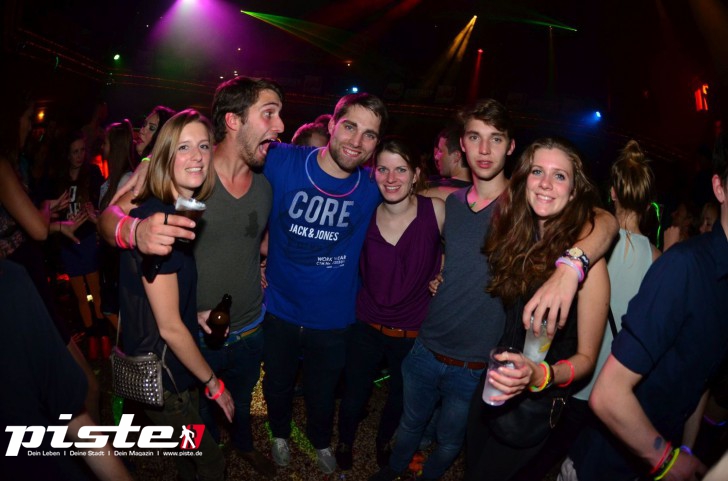  Die 90er Party | Schmidts Tivoli