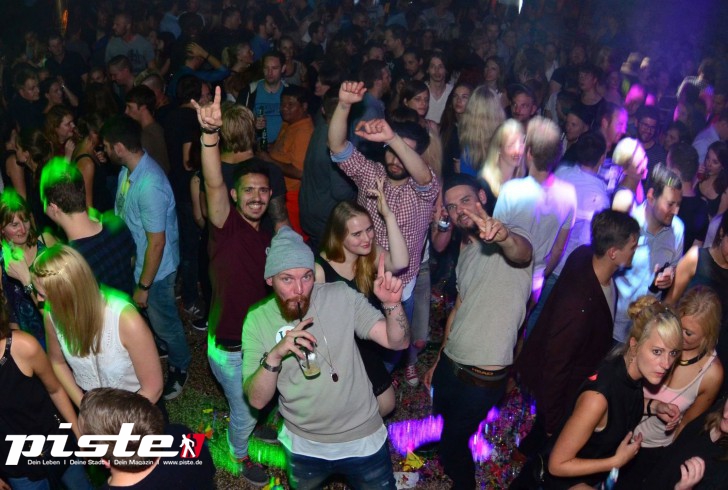  Die 90er Party | Schmidts Tivoli