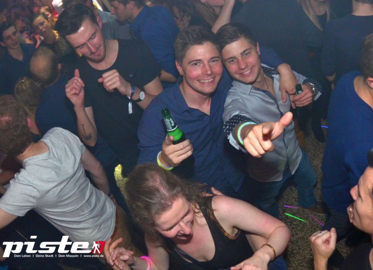  Die 90er Party | Schmidts Tivoli