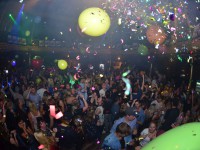  Die 90er Party | Schmidts Tivoli