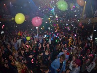  Die 90er Party | Schmidts Tivoli