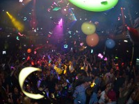  Die 90er Party | Schmidts Tivoli