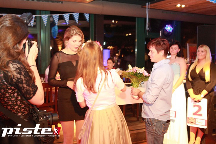 Oktoberfest mit Wahl zur Bierkönigin