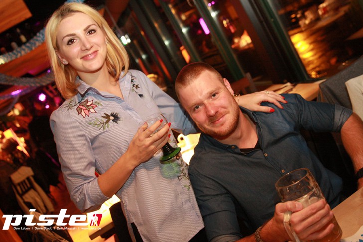 Oktoberfest mit Wahl zur Bierkönigin