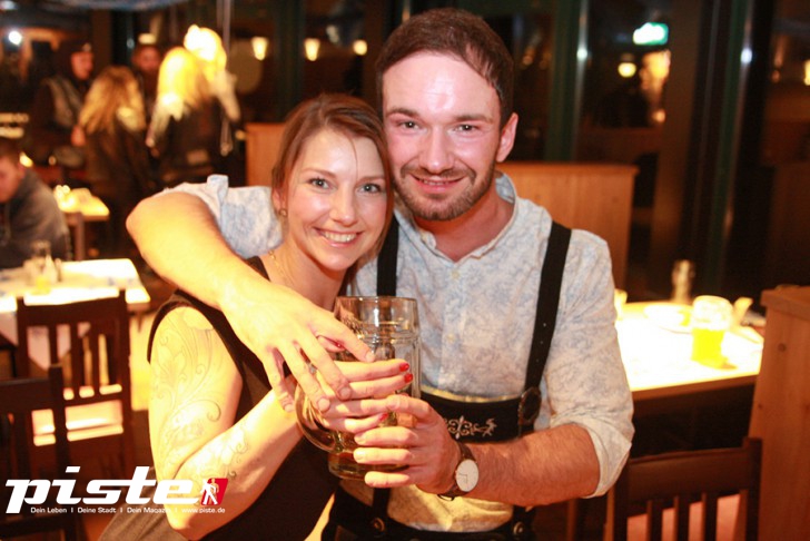 Oktoberfest mit Wahl zur Bierkönigin