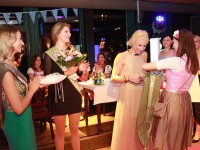 Oktoberfest mit Wahl zur Bierkönigin