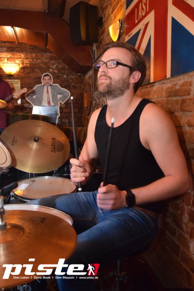 Karach-O-ke live