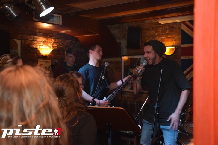 Karach-O-ke live
