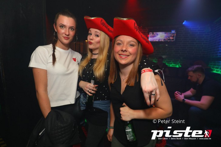 XXL SEMESTER OPENING PARTY