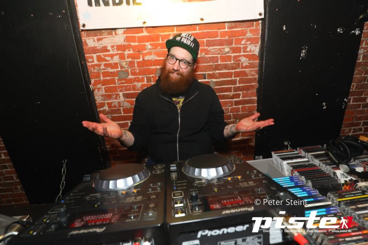 XXL SEMESTER OPENING PARTY