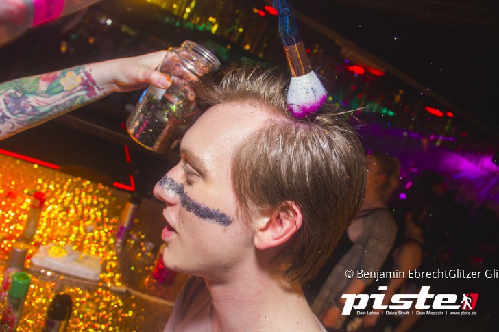 GLITZER GLITZER PARTY