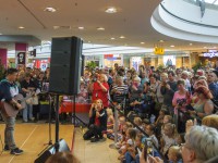Autogrammstunde Kerstin Ott 