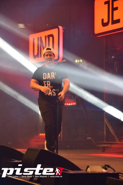 Chris Tall LIVE
