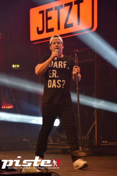 Chris Tall LIVE