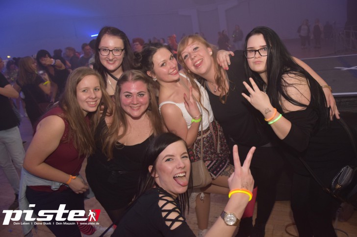 VENGA VENGA - Die 90er & 2000er Party