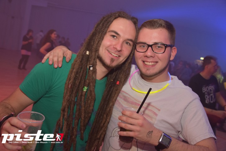 VENGA VENGA - Die 90er & 2000er Party