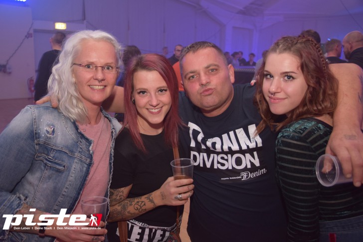 VENGA VENGA - Die 90er & 2000er Party