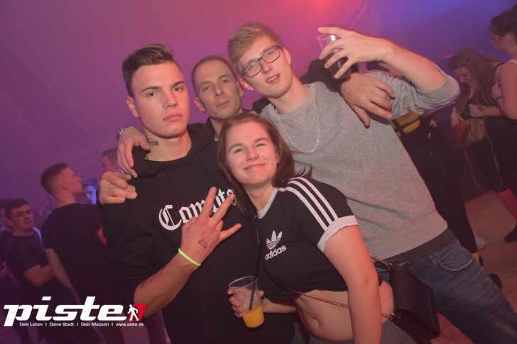 VENGA VENGA - Die 90er & 2000er Party